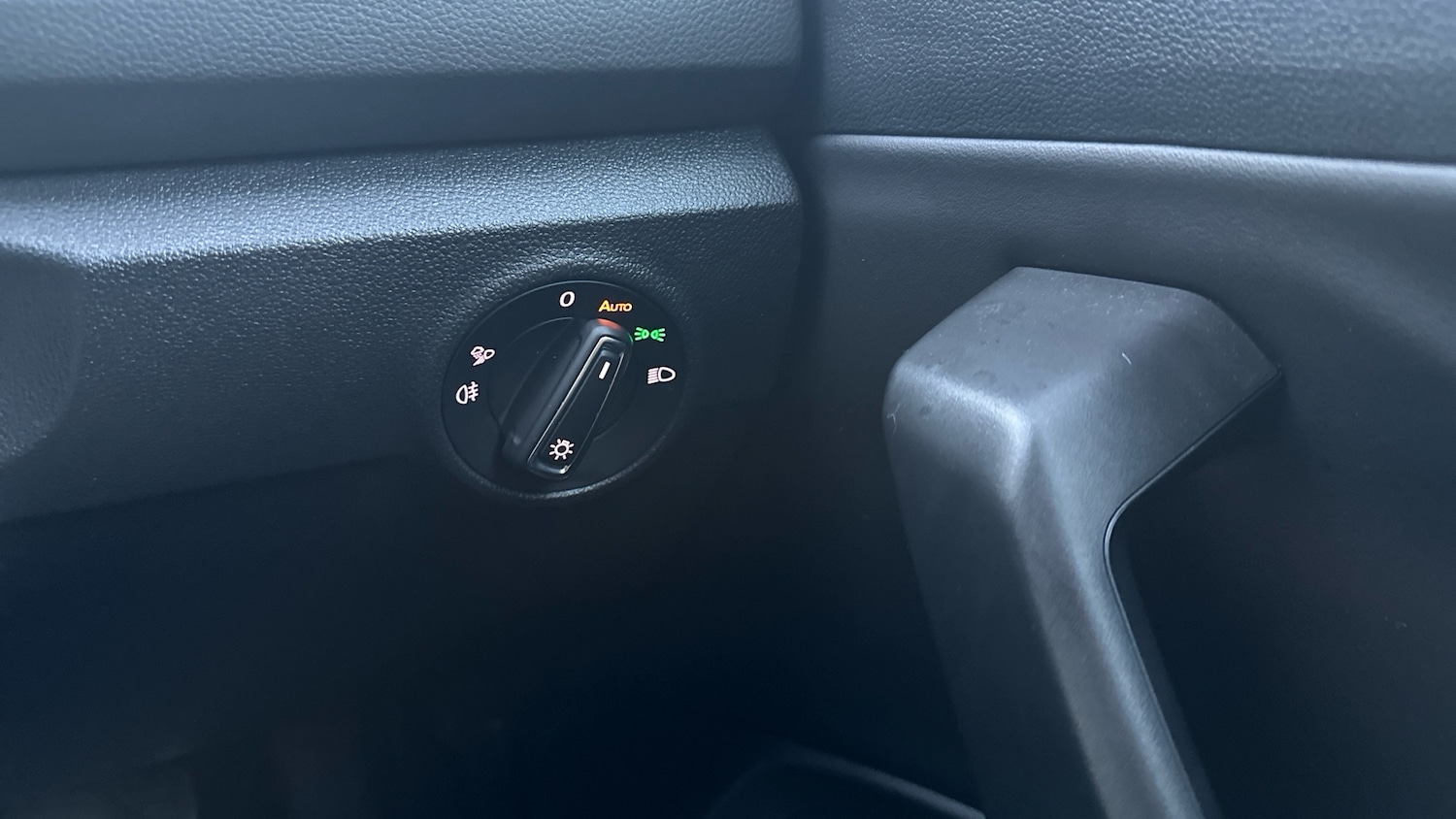 Used Volkswagen T-Roc 2025 for sale - 76892857: Photo 34