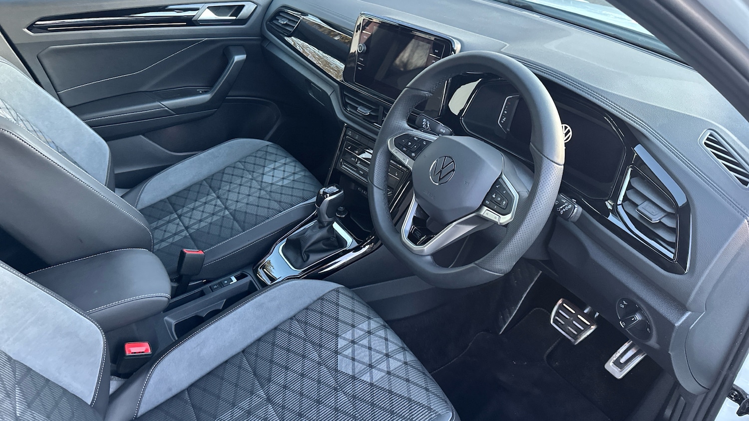 Used Volkswagen T-Roc 2025 for sale - 76892857: Photo 6