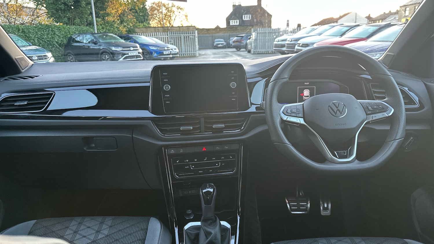 Used Volkswagen T-Roc 2025 for sale - 76892857: Photo 9