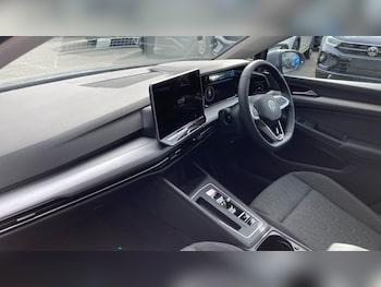 Used Volkswagen Golf 2025 for sale - 75421633: Photo