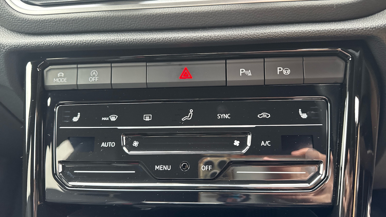 Used Volkswagen T-Roc 2025 for sale - 78163151: Photo 13