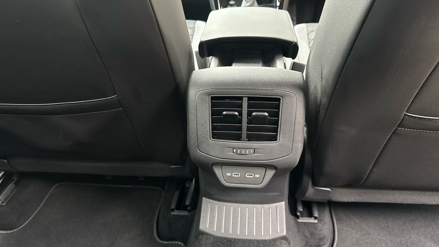 Used Volkswagen T-Roc 2025 for sale - 78163151: Photo 44