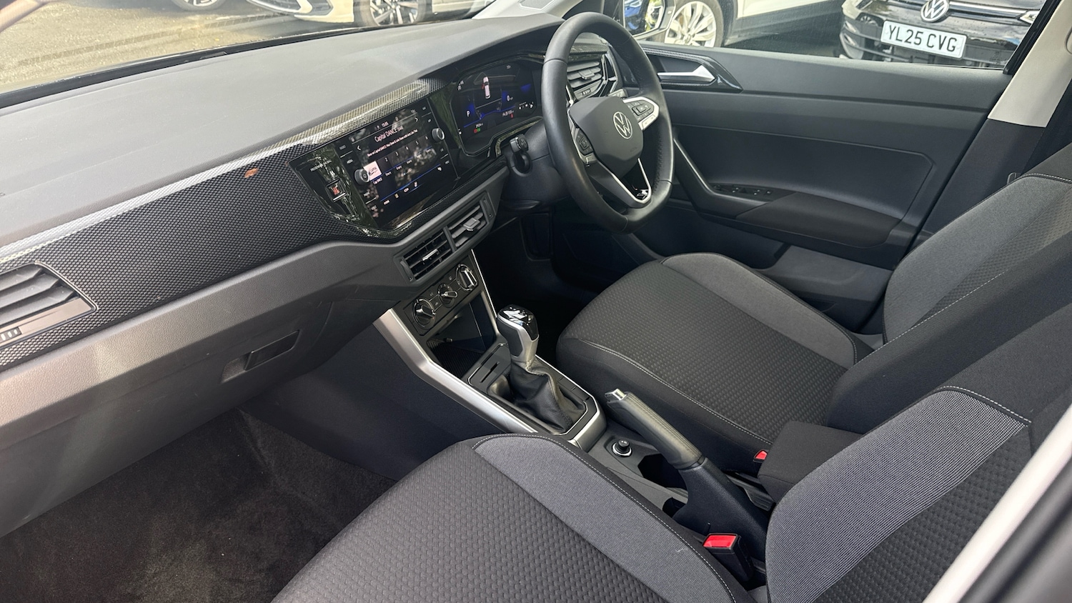 Used Volkswagen Polo 2024 for sale - 76363310: Photo 2
