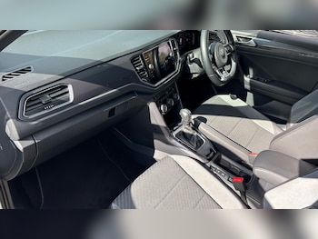 Used Volkswagen T-Roc 2021 for sale - 75975078: Photo