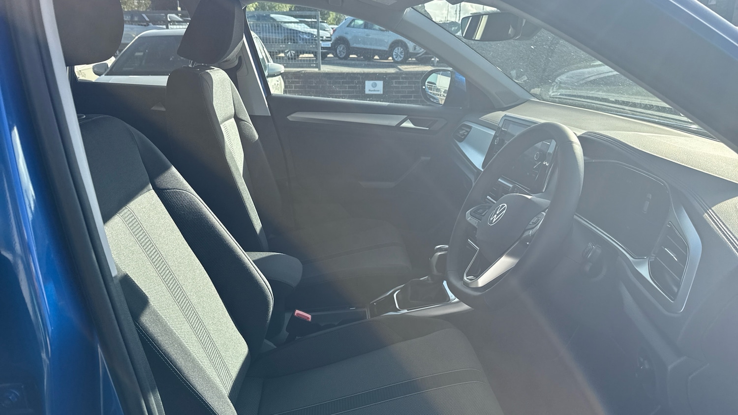 Used Volkswagen T-Roc 2025 for sale - 77034231: Photo 15