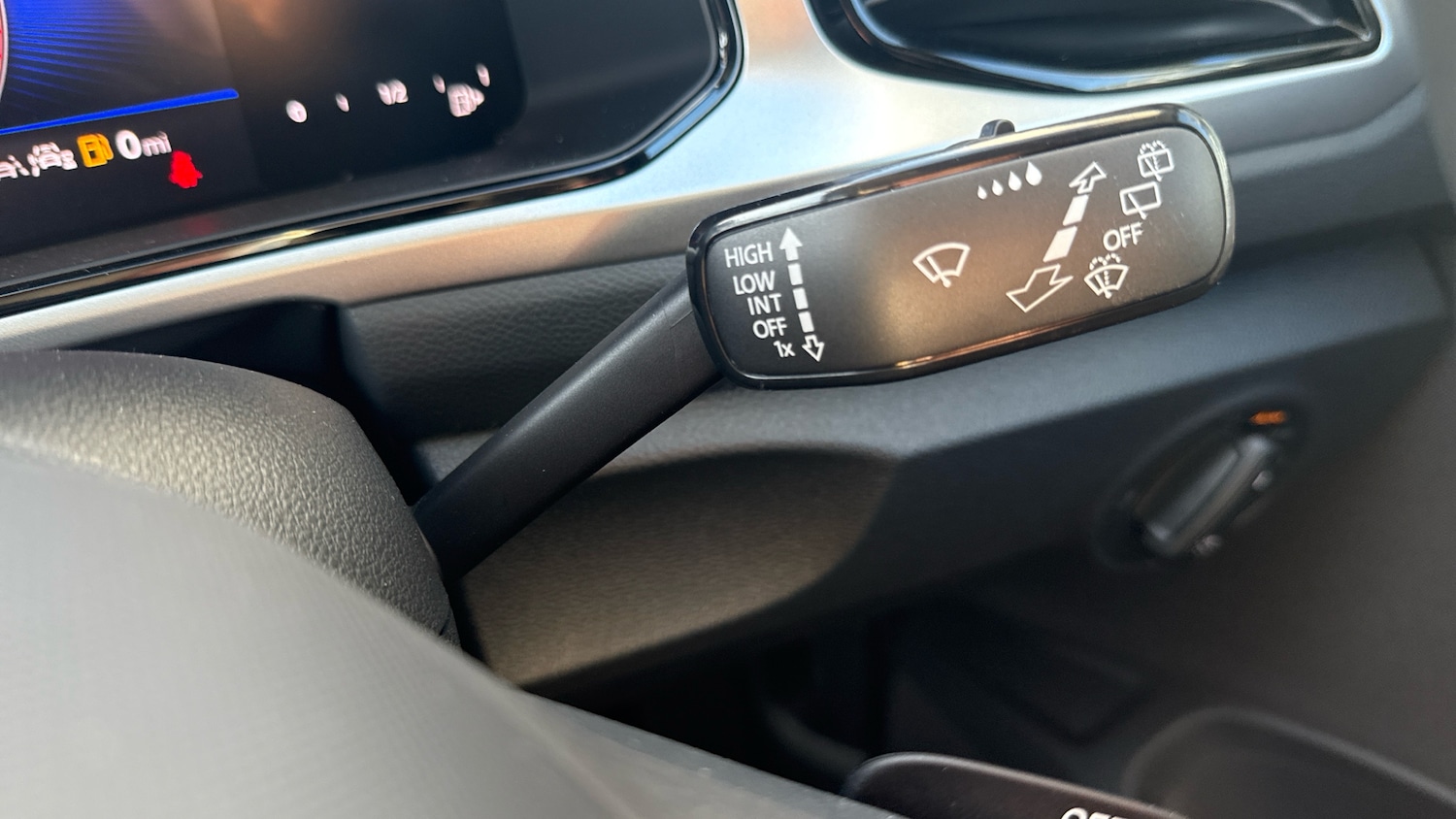 Used Volkswagen T-Roc 2025 for sale - 77034231: Photo 21