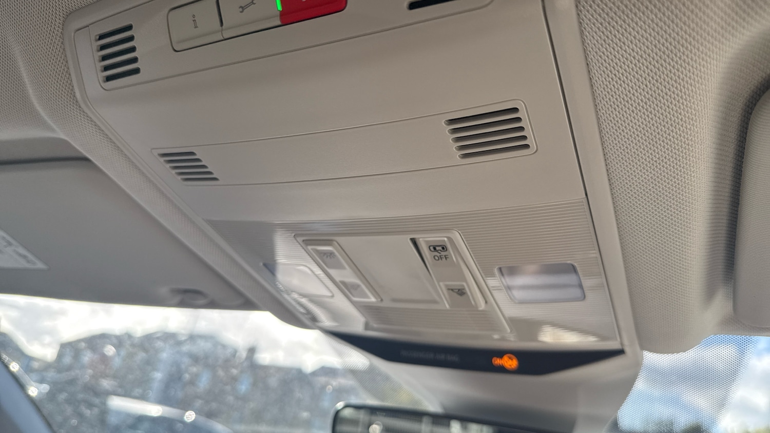 Used Volkswagen T-Roc 2025 for sale - 77034231: Photo 24