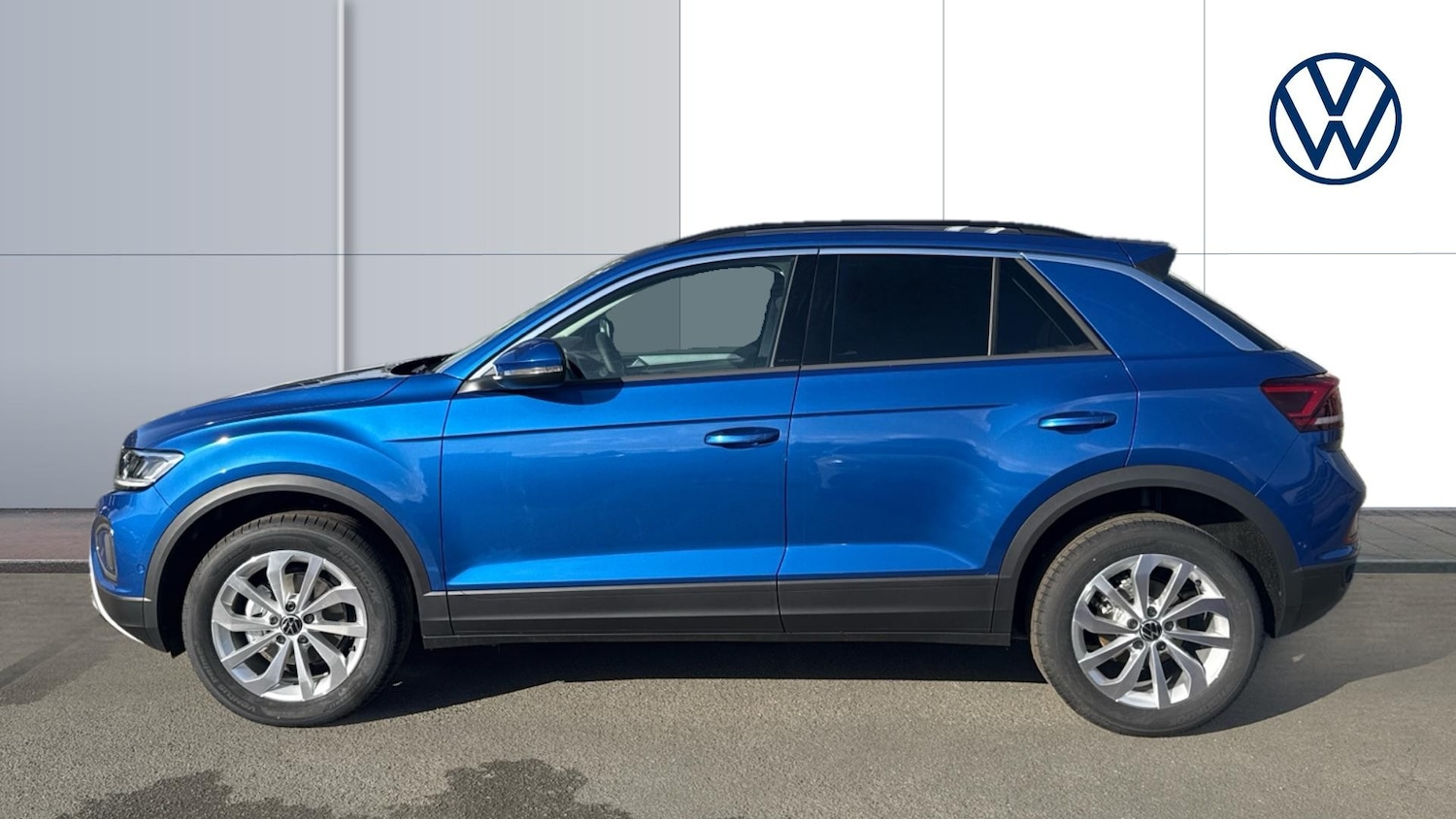 Used Volkswagen T-Roc 2025 for sale - 77034231: Photo 4