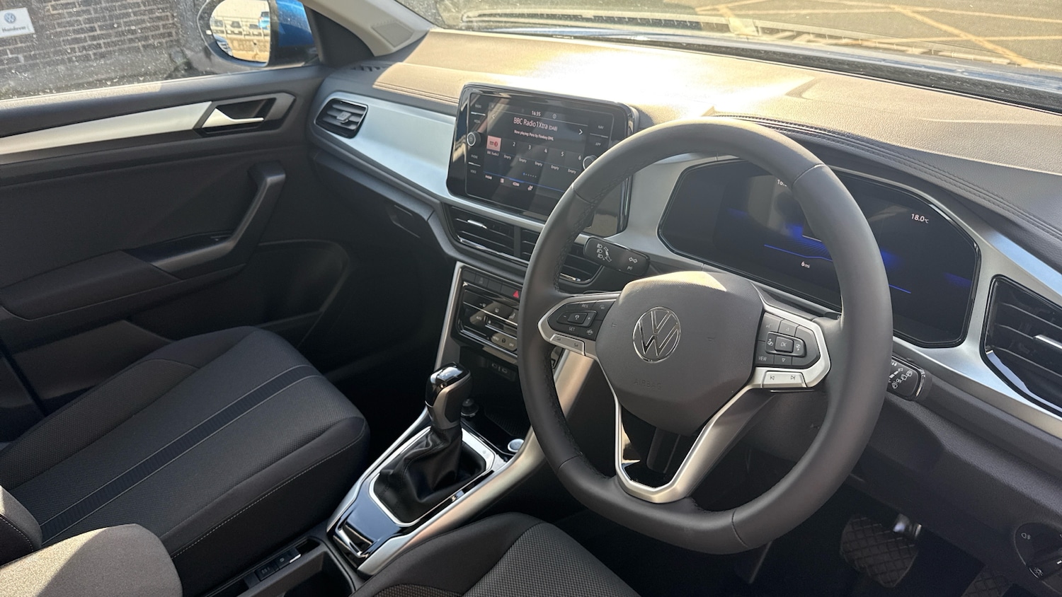 Used Volkswagen T-Roc 2025 for sale - 77034231: Photo 6