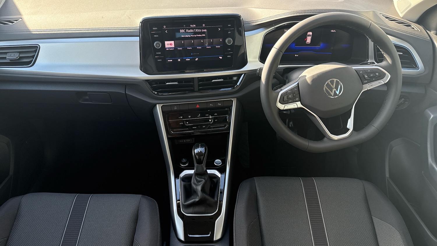 Used Volkswagen T-Roc 2025 for sale - 77034231: Photo 9