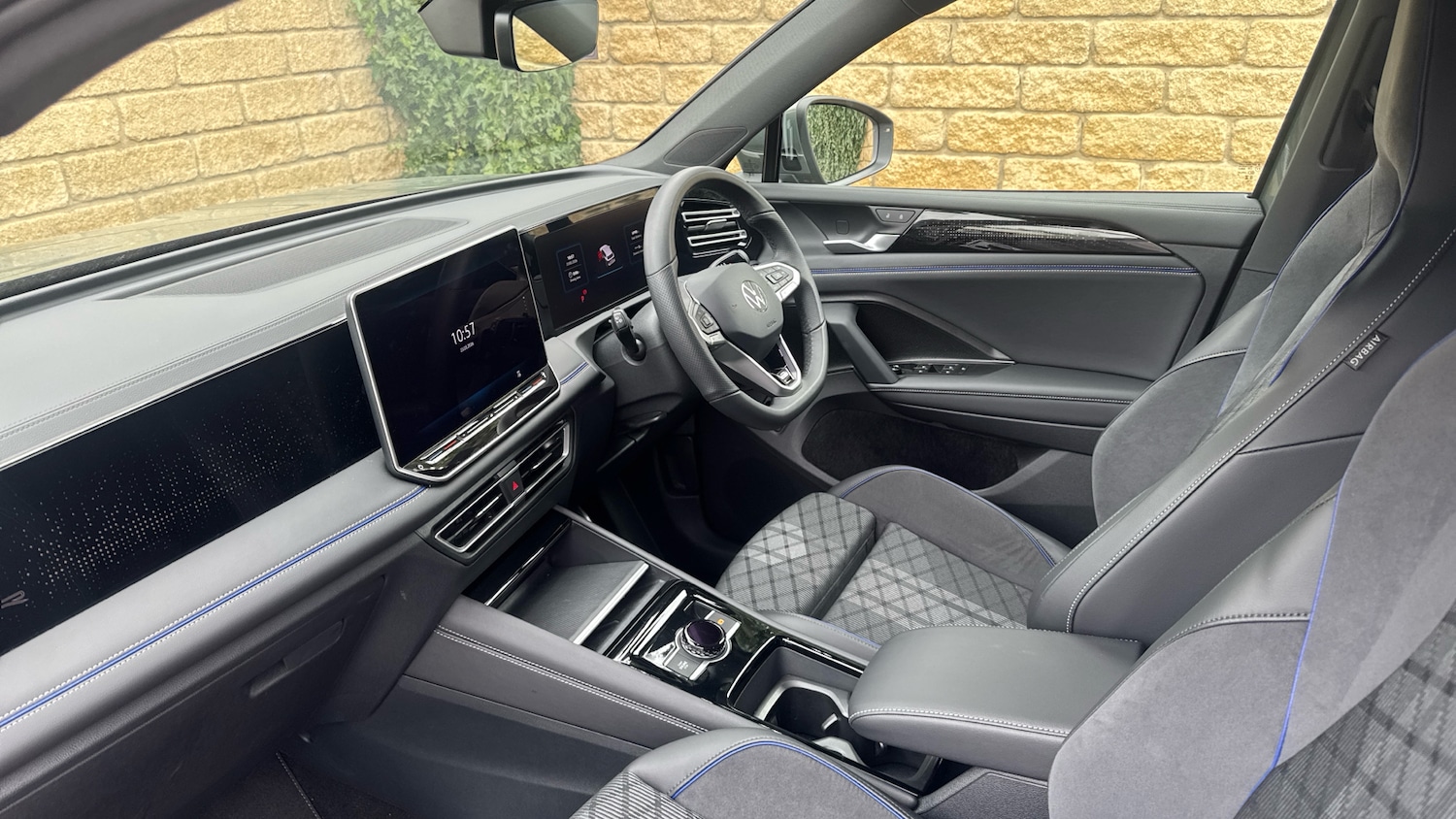 Used Volkswagen Tiguan 2025 for sale - 78077539: Photo 2