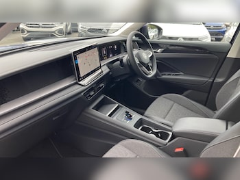 Used Volkswagen Touran 2025 for sale - 76762334: Photo