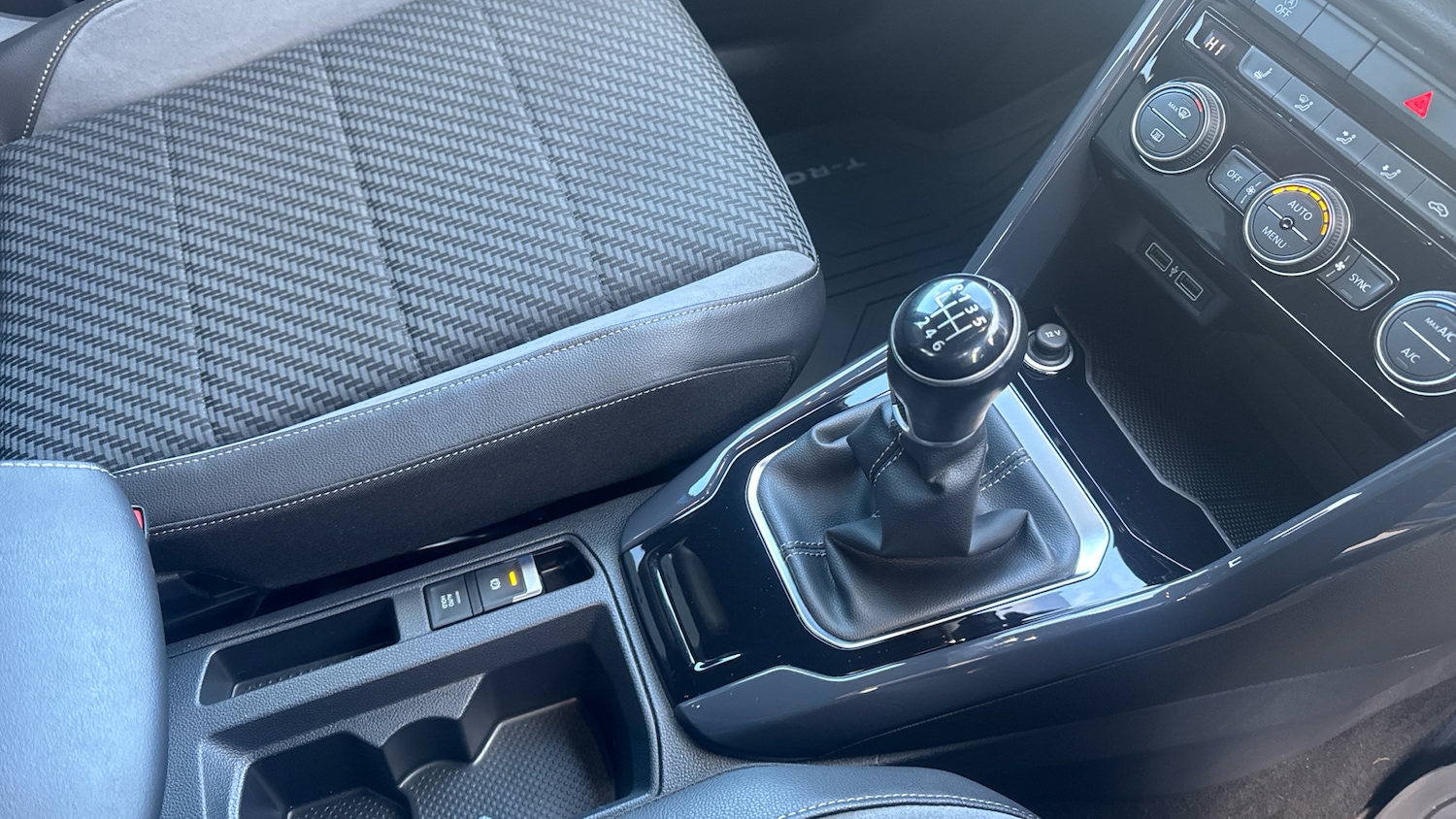 Used Volkswagen T-Roc 2018 for sale - 77543493: Photo 14