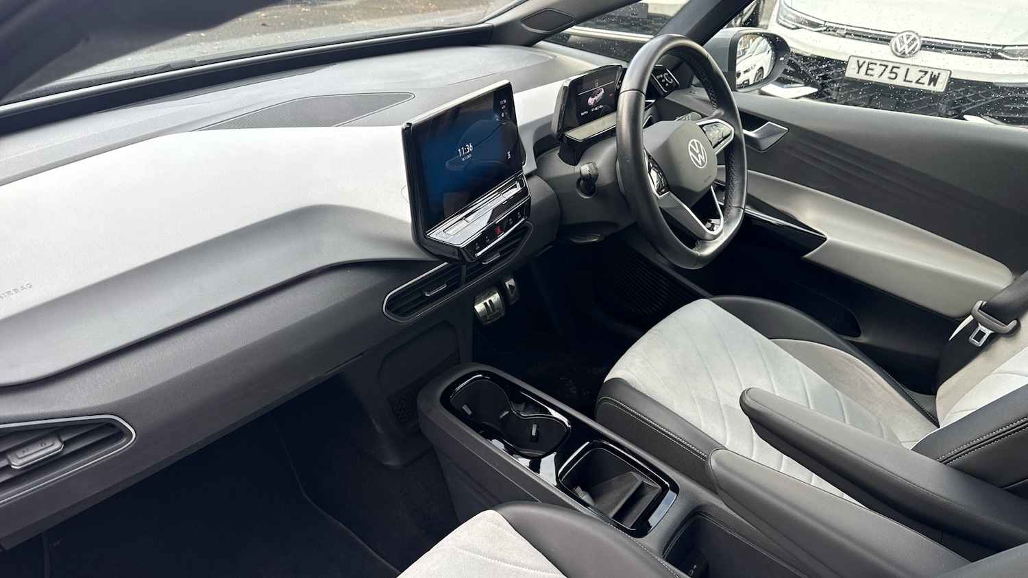 Used Volkswagen ID.3 2023 for sale - 76792919: Photo 2