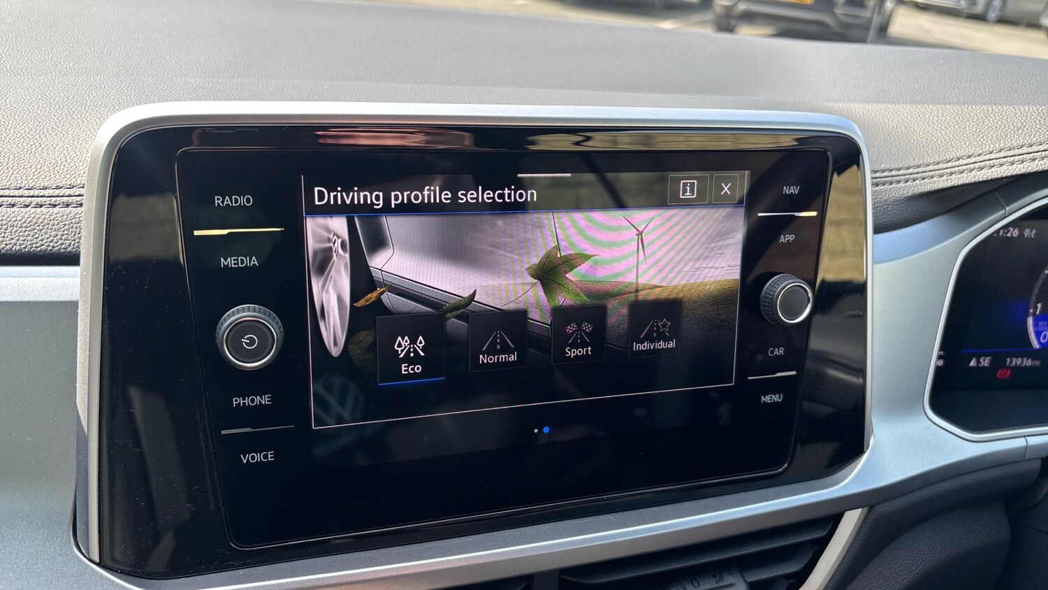 Used Volkswagen T-Roc 2023 for sale - 78144822: Photo 35