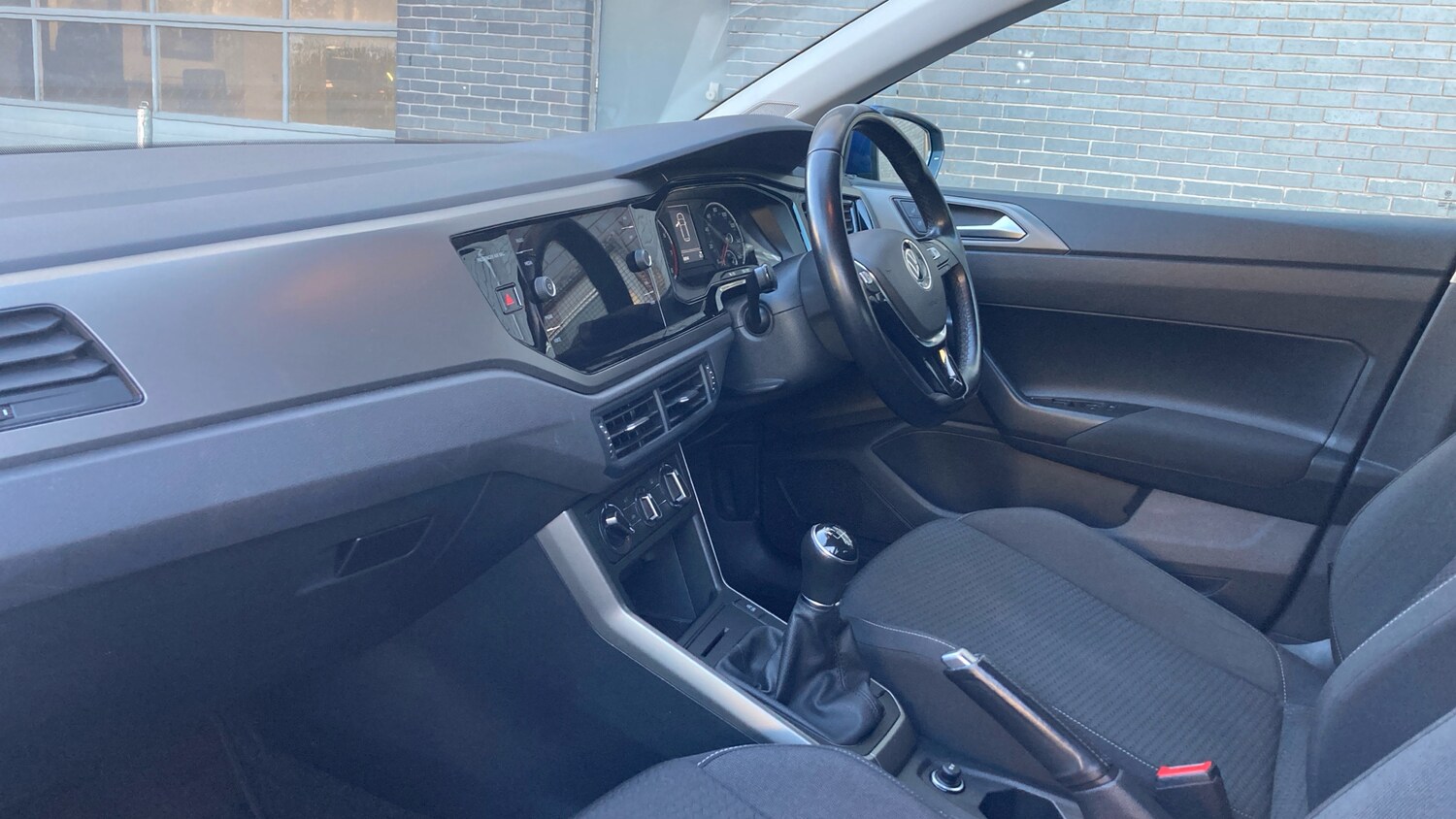 Used Volkswagen Polo 2021 for sale - 76363311: Photo 2