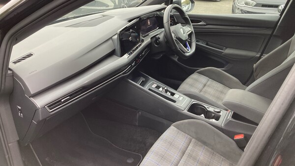 Used Volkswagen Golf 2021 for sale - 76222130: Photo 2