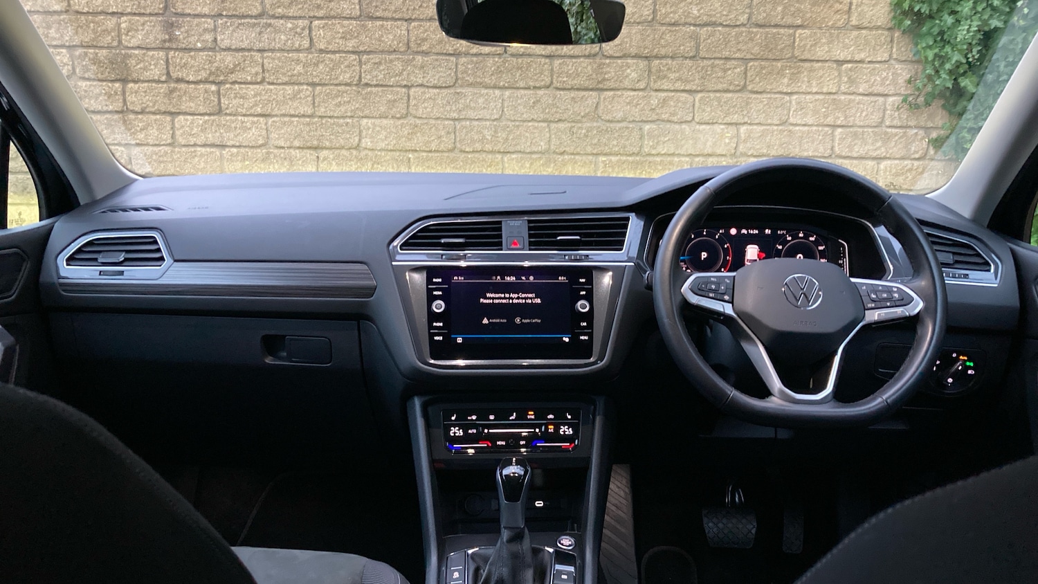 Used Volkswagen Tiguan Allspace 2023 for sale - 77501658: Photo 9