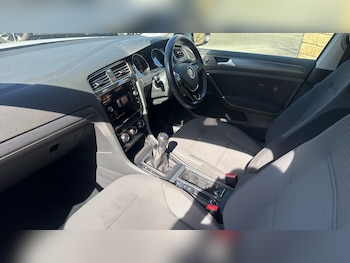 Used Volkswagen Golf 2019 for sale - 78286802: Photo