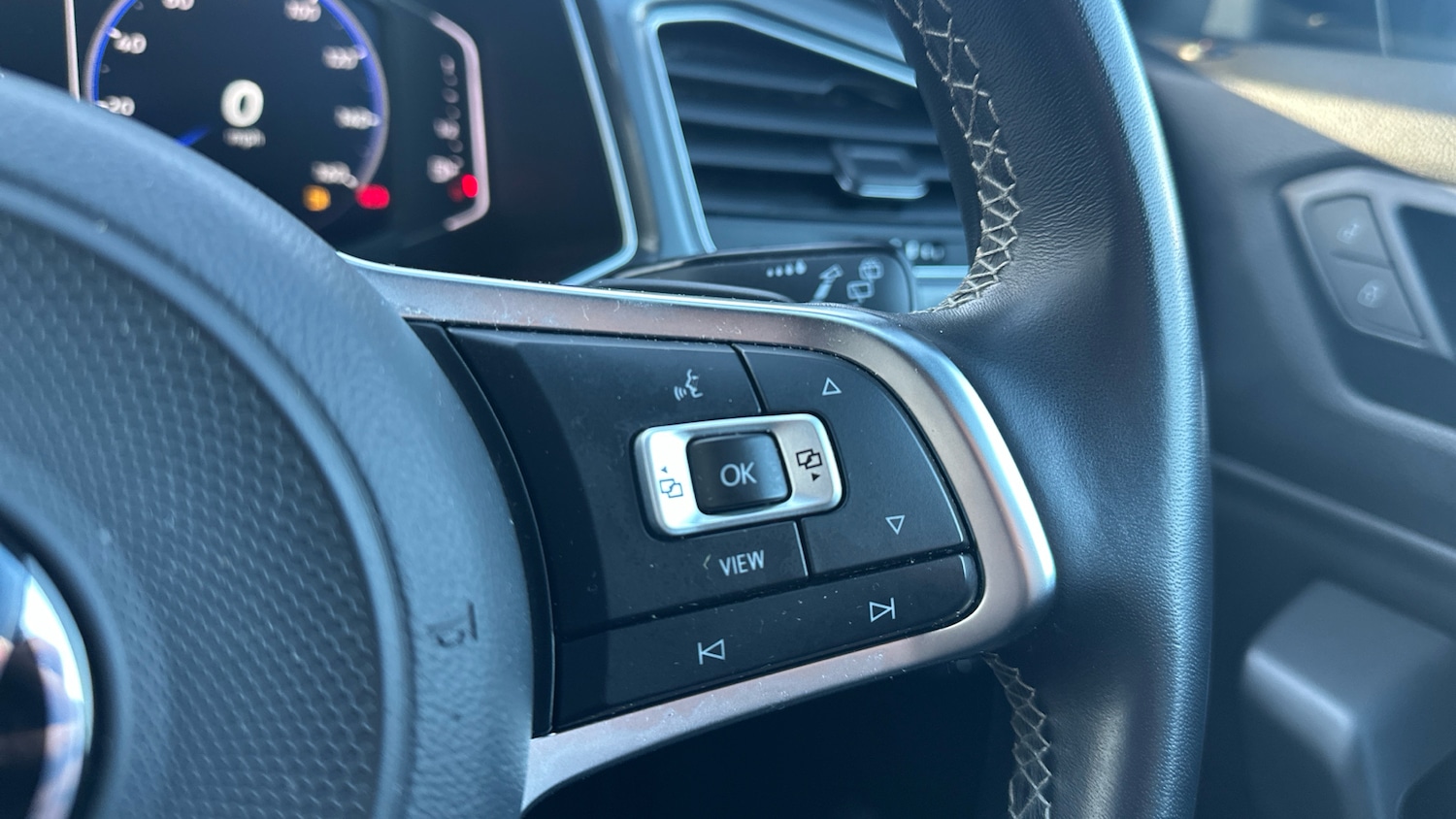 Used Volkswagen T-Roc 2021 for sale - 77025260: Photo 18