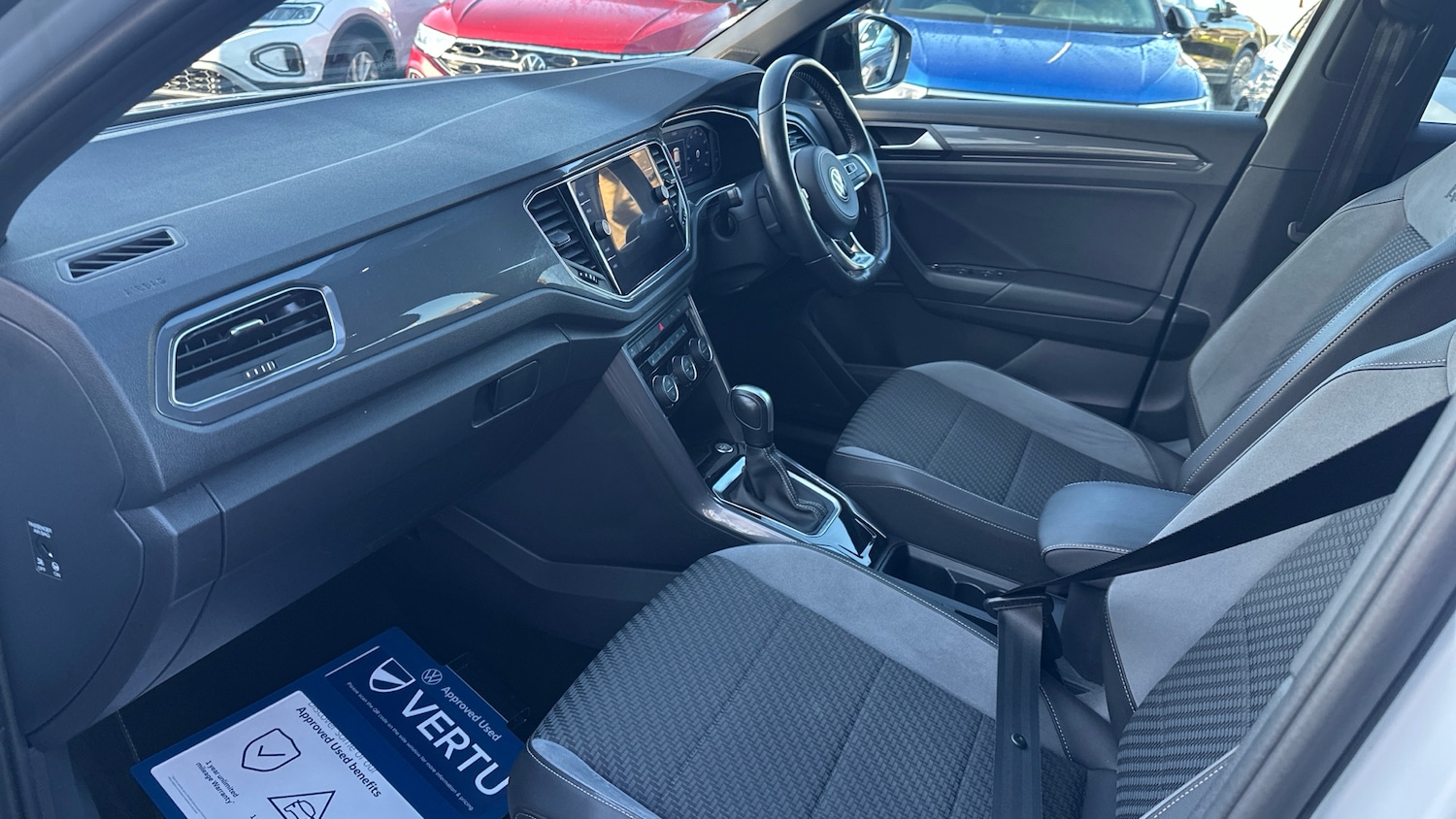 Used Volkswagen T-Roc 2021 for sale - 77025260: Photo 2