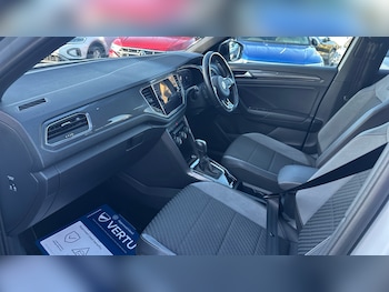 Used Volkswagen T-Roc 2021 for sale - 77025260: Photo