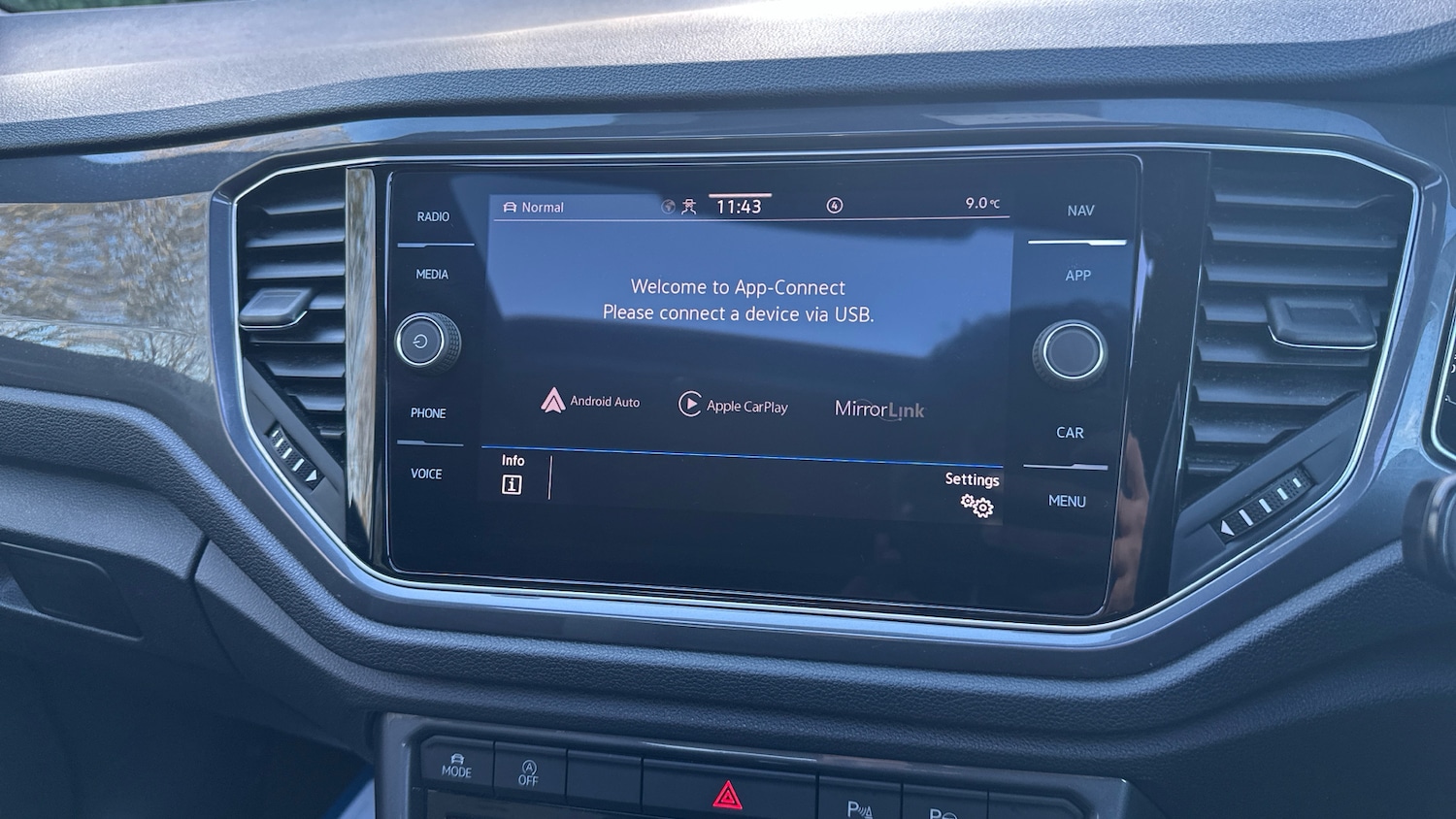 Used Volkswagen T-Roc 2021 for sale - 77025260: Photo 31