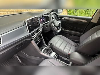 Used Volkswagen T-Roc 2023 for sale - 79696699: Photo