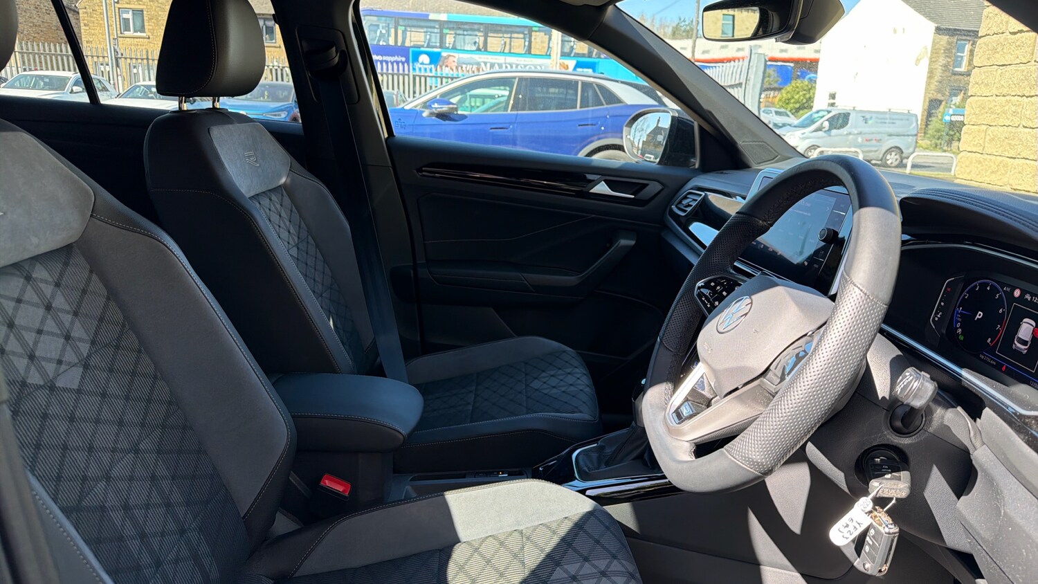 Used Volkswagen T-Roc 2023 for sale - 78190117: Photo 15