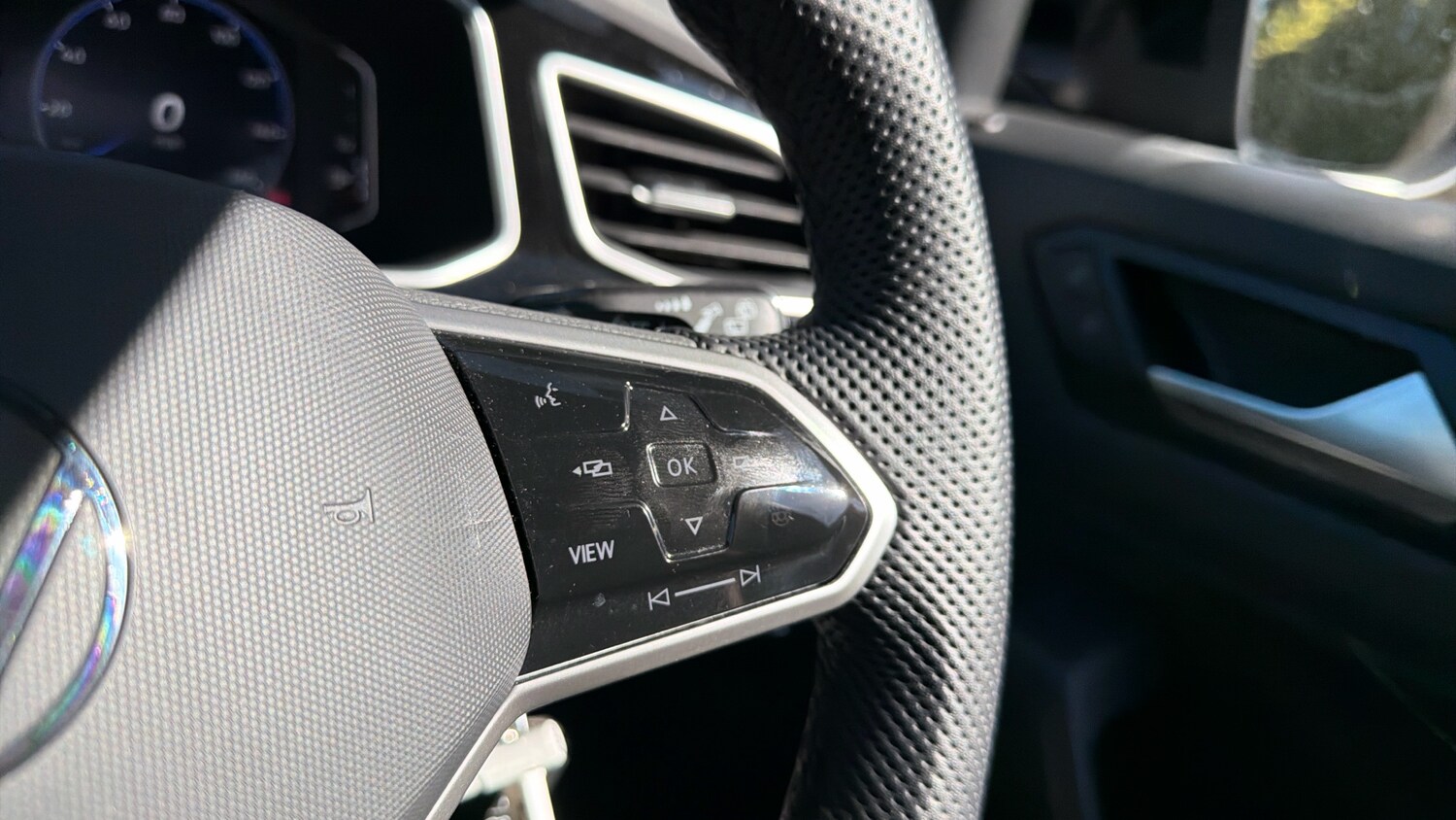 Used Volkswagen T-Roc 2023 for sale - 78190117: Photo 18