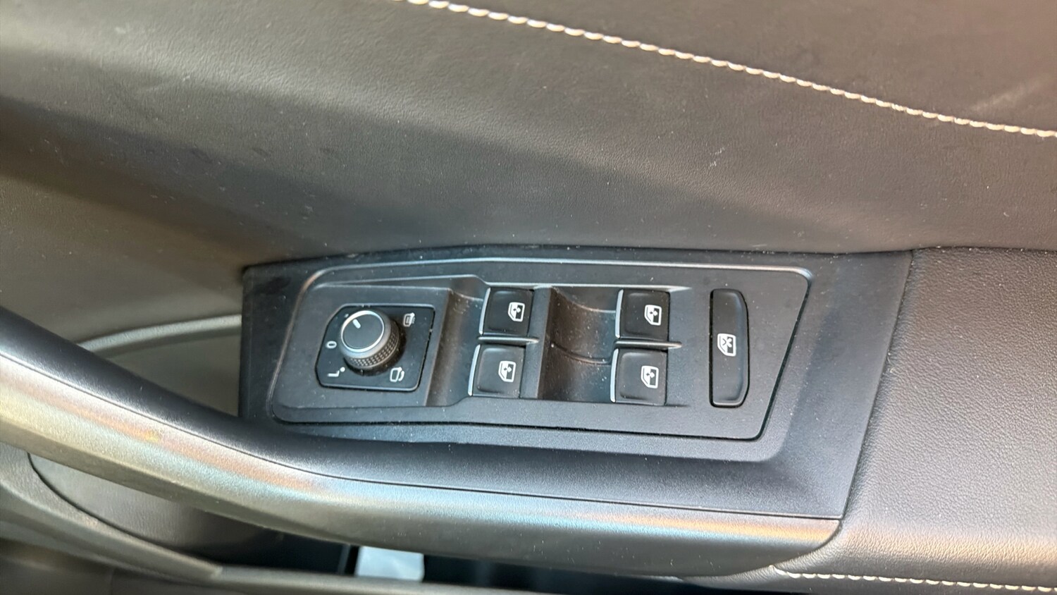 Used Volkswagen T-Roc 2023 for sale - 78190117: Photo 19