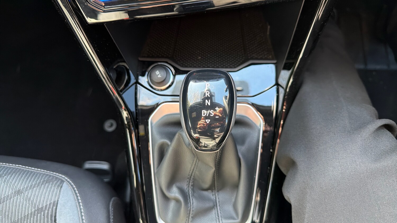 Used Volkswagen T-Roc 2023 for sale - 78190117: Photo 28