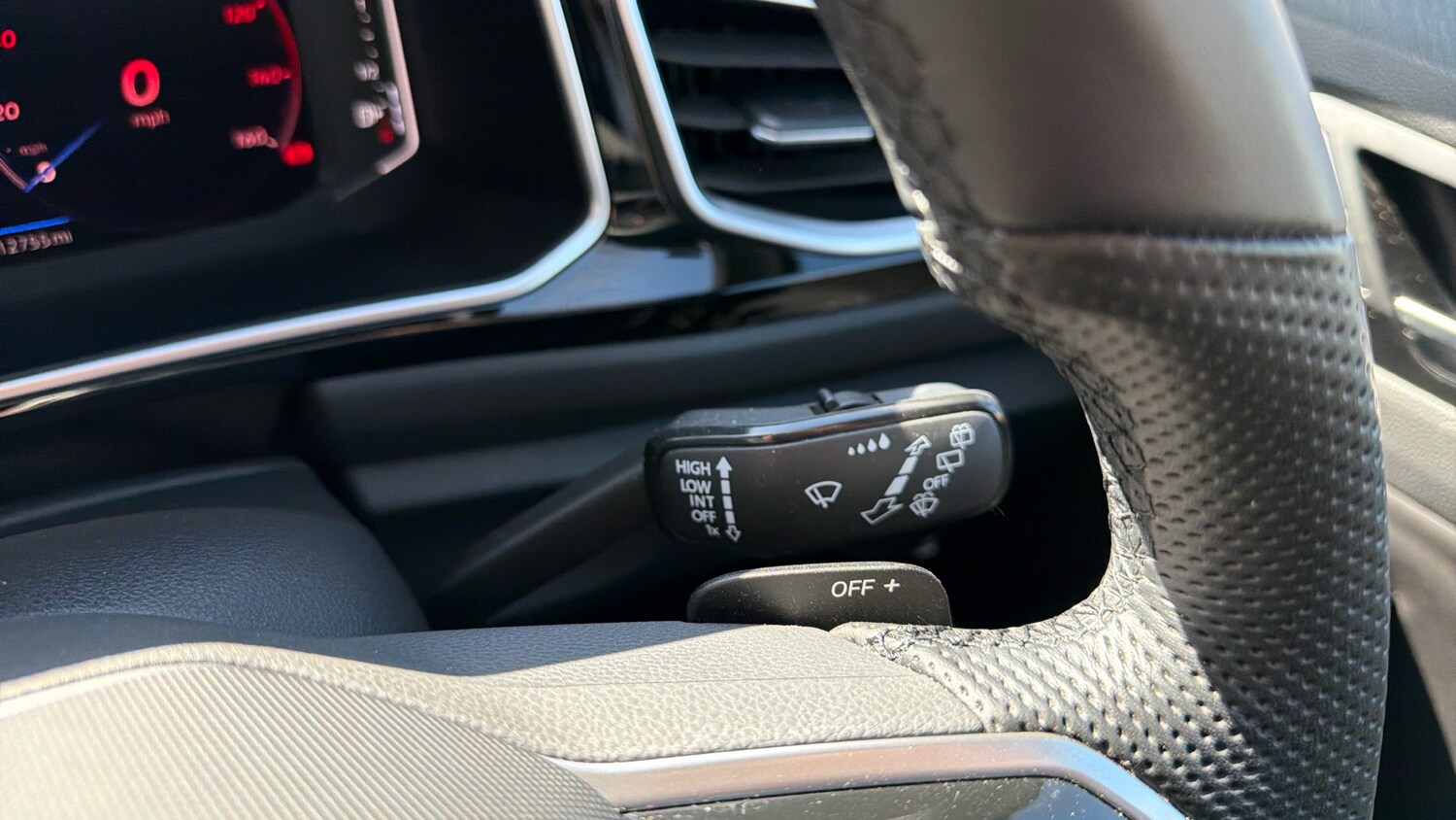 Used Volkswagen T-Roc 2023 for sale - 78190117: Photo 30