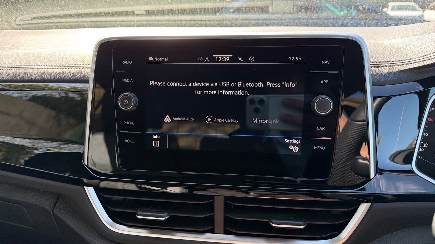 Used Volkswagen T-Roc 2023 for sale - 78190117: Photo 35