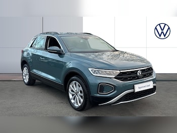 Used Volkswagen T-Roc 2023 for sale - 76968336: Photo