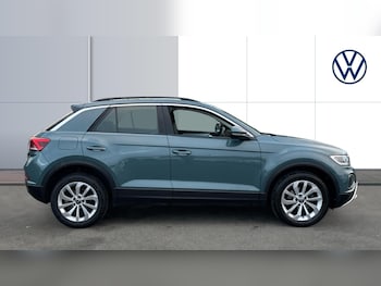 Used Volkswagen T-Roc 2023 for sale - 76968336: Photo
