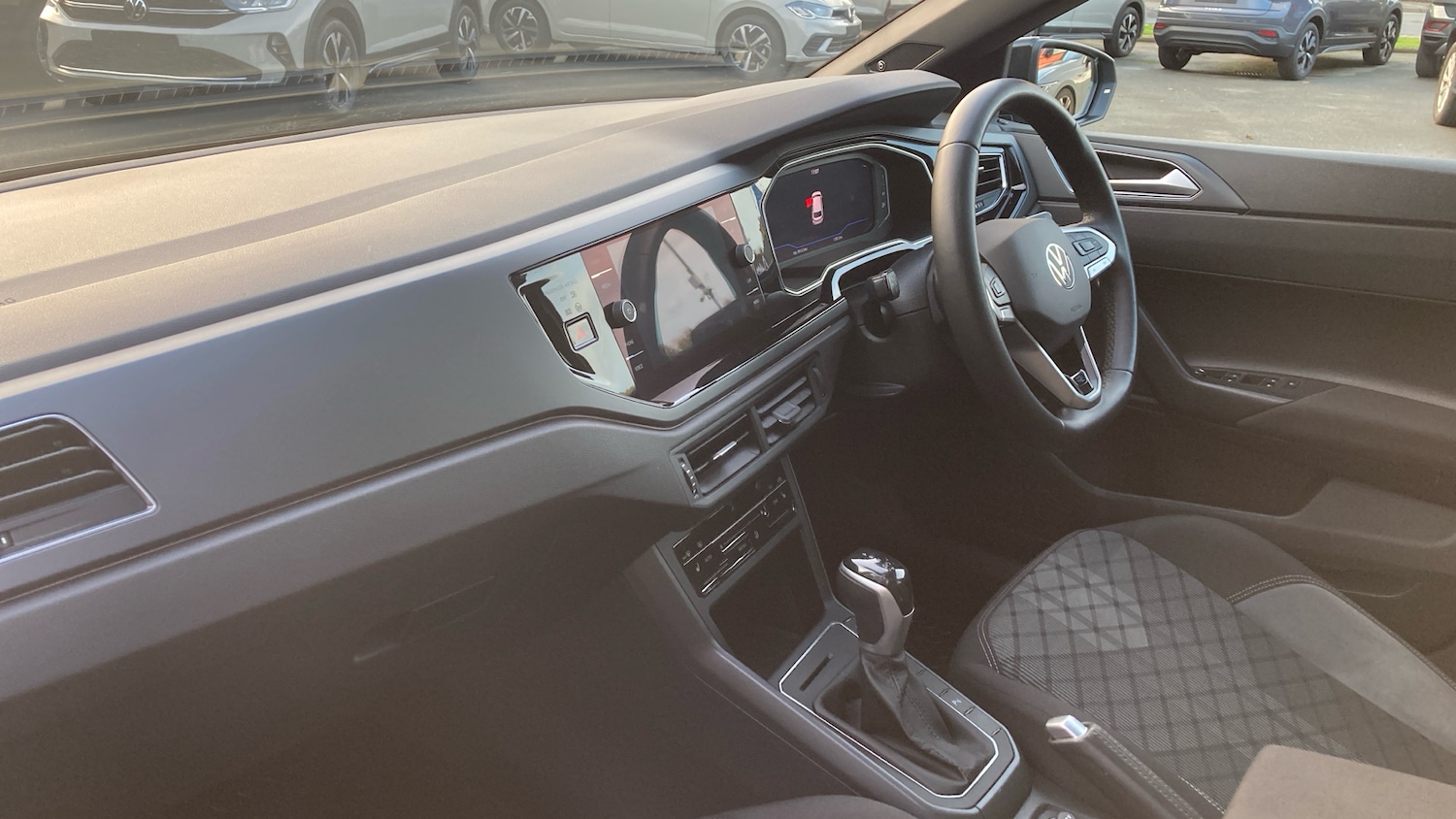 Used Volkswagen Polo 2024 for sale - 76352919: Photo 2