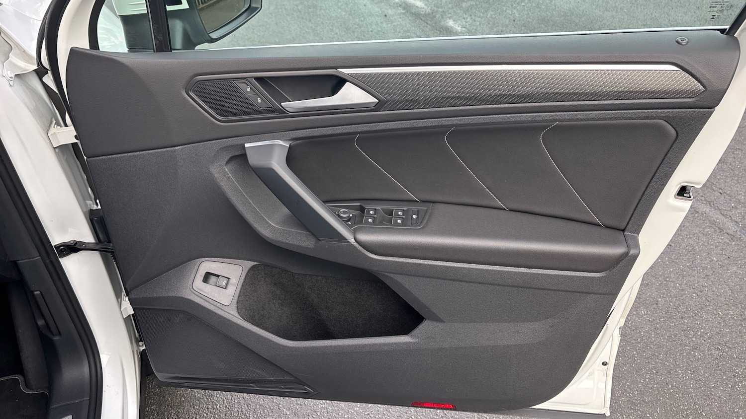 Used Volkswagen Tiguan 2023 for sale - 76064130: Photo 19