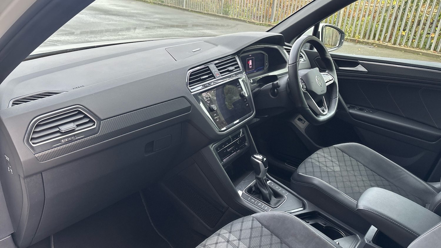 Used Volkswagen Tiguan 2023 for sale - 76064130: Photo 2