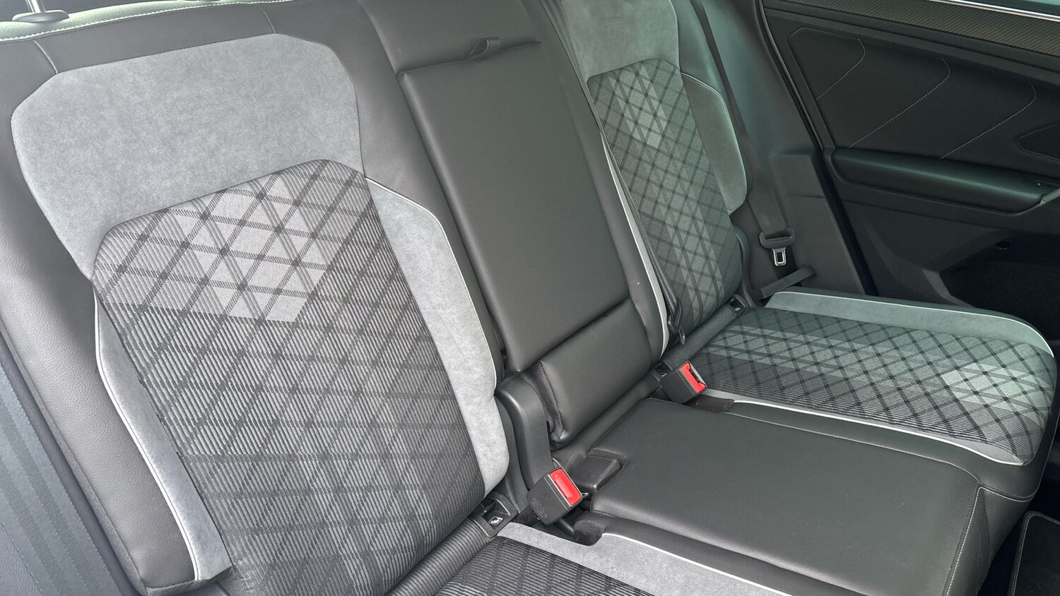 Used Volkswagen Tiguan 2023 for sale - 76064130: Photo 30