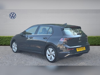 Used Volkswagen Golf 2024 for sale - 79044600: Photo