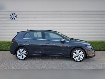 Used Volkswagen Golf 2024 for sale - 79044600: Photo