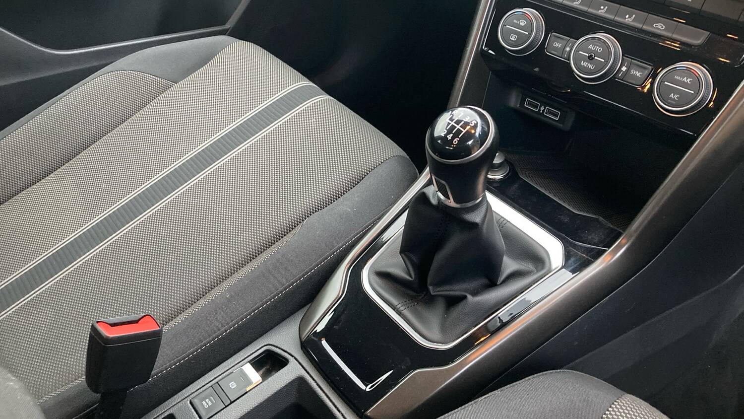 Used Volkswagen T-Roc 2019 for sale - 77578094: Photo 14