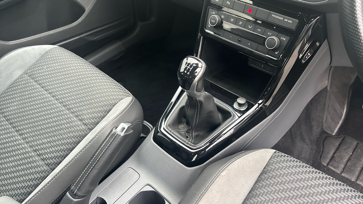 Used Volkswagen T-Cross 2021 for sale - 77668377: Photo 14