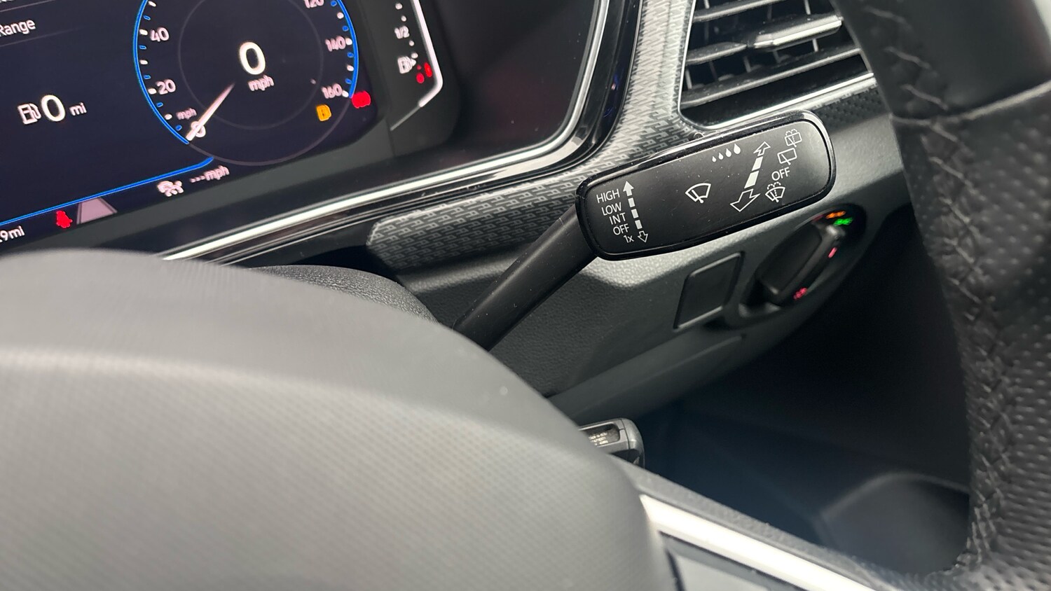 Used Volkswagen T-Cross 2021 for sale - 77668377: Photo 40