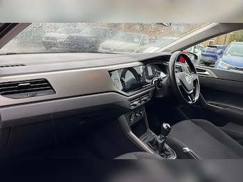 Used Volkswagen Polo 2021 for sale - 76762312: Photo