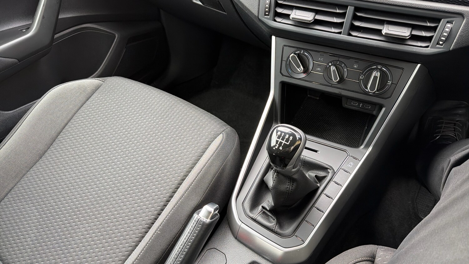 Used Volkswagen Polo 2024 for sale - 77917644: Photo 14