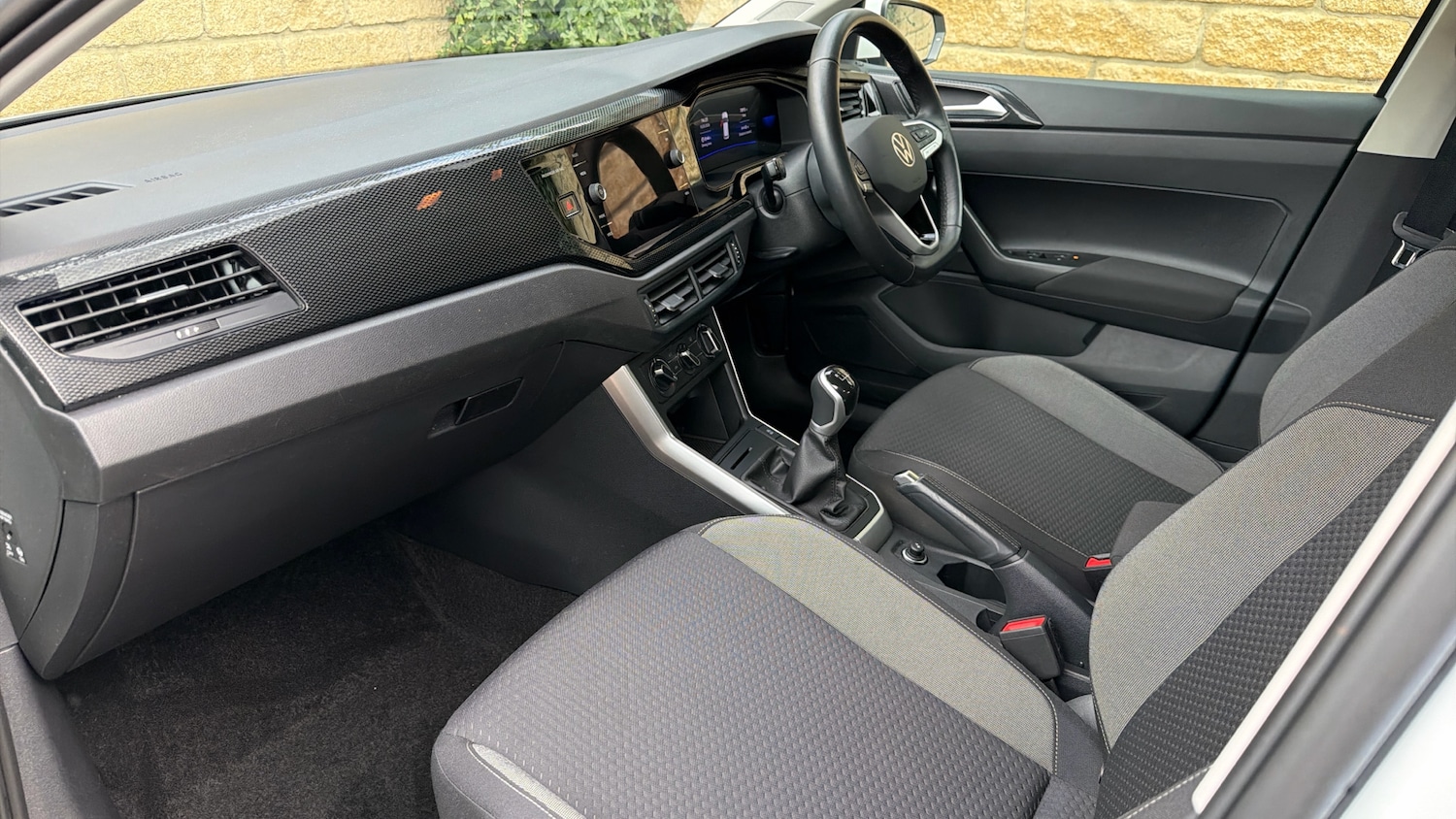 Used Volkswagen Polo 2024 for sale - 77917644: Photo 2