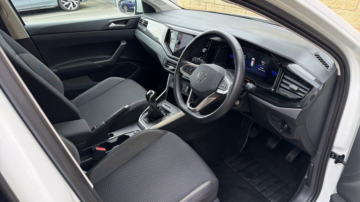 Used Volkswagen Polo 2024 for sale - 77917644: Photo 6