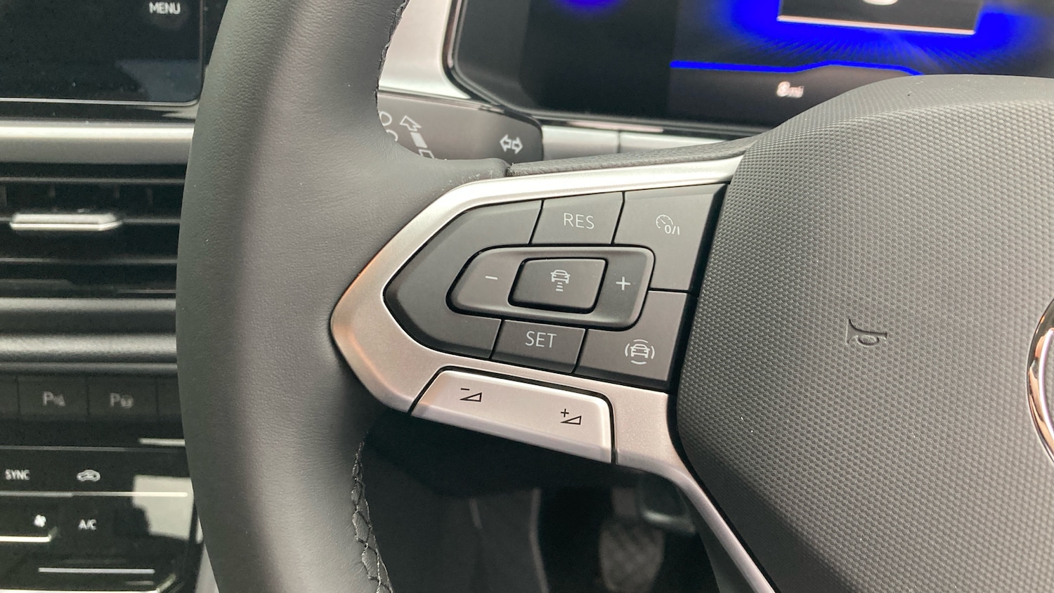 Used Volkswagen T-Roc 2025 for sale - 77106413: Photo 17